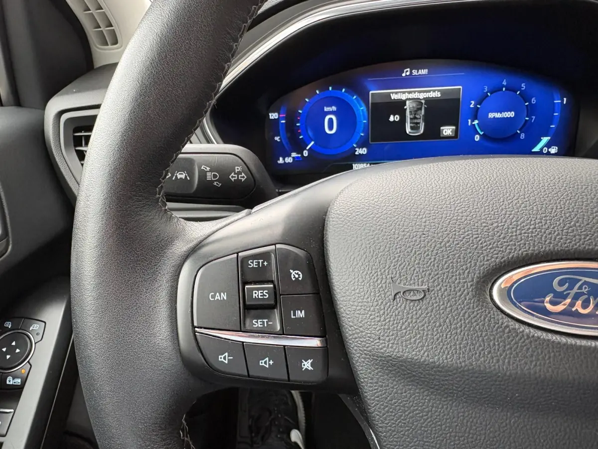 125PK EcoB. Automaat Titanium Carplay-android/Navigatie/Parkeerhulp/Camera/Keyfree