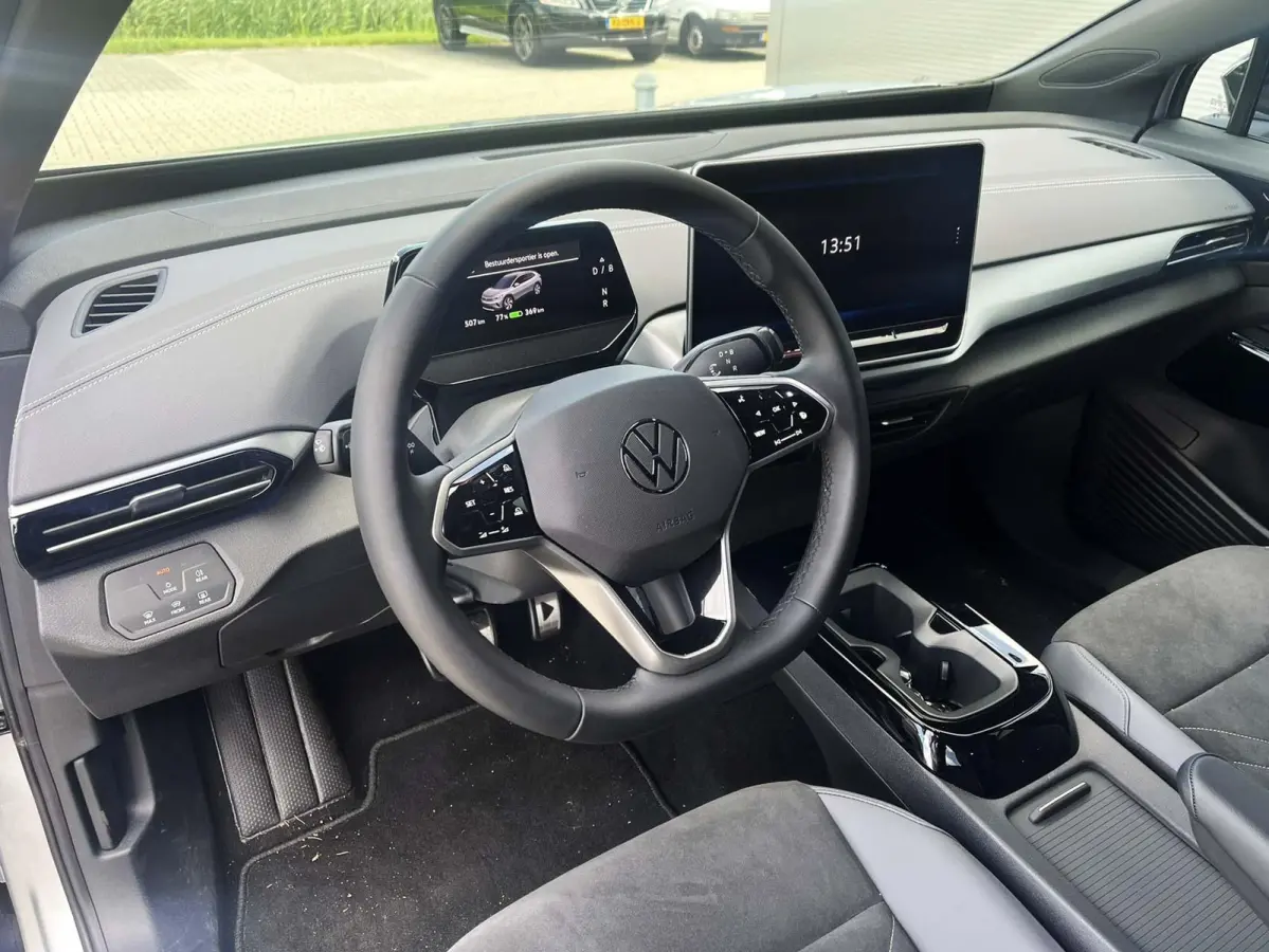 286pk Pro Limited Edition 77 kWh | App Connect | Navigatie | Stoelverwarming