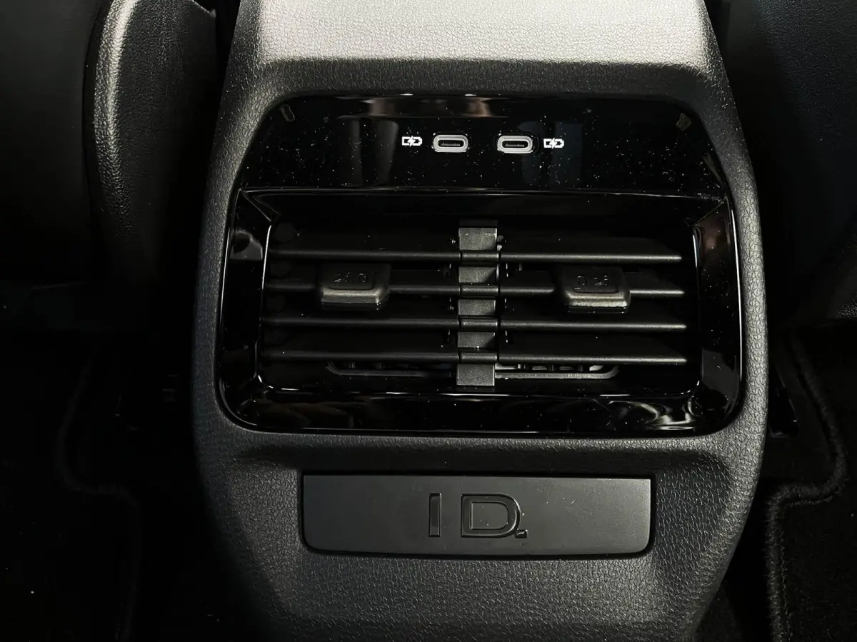 286pk Pro Limited Edition 77 kWh | App Connect | Navigatie | Stoelverwarming