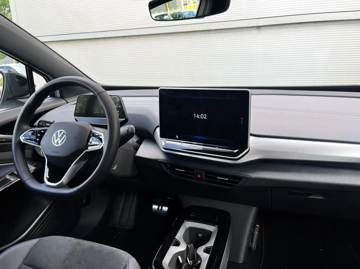286pk Pro Limited Edition 77 kWh | App Connect | Navigatie | Stoelverwarming