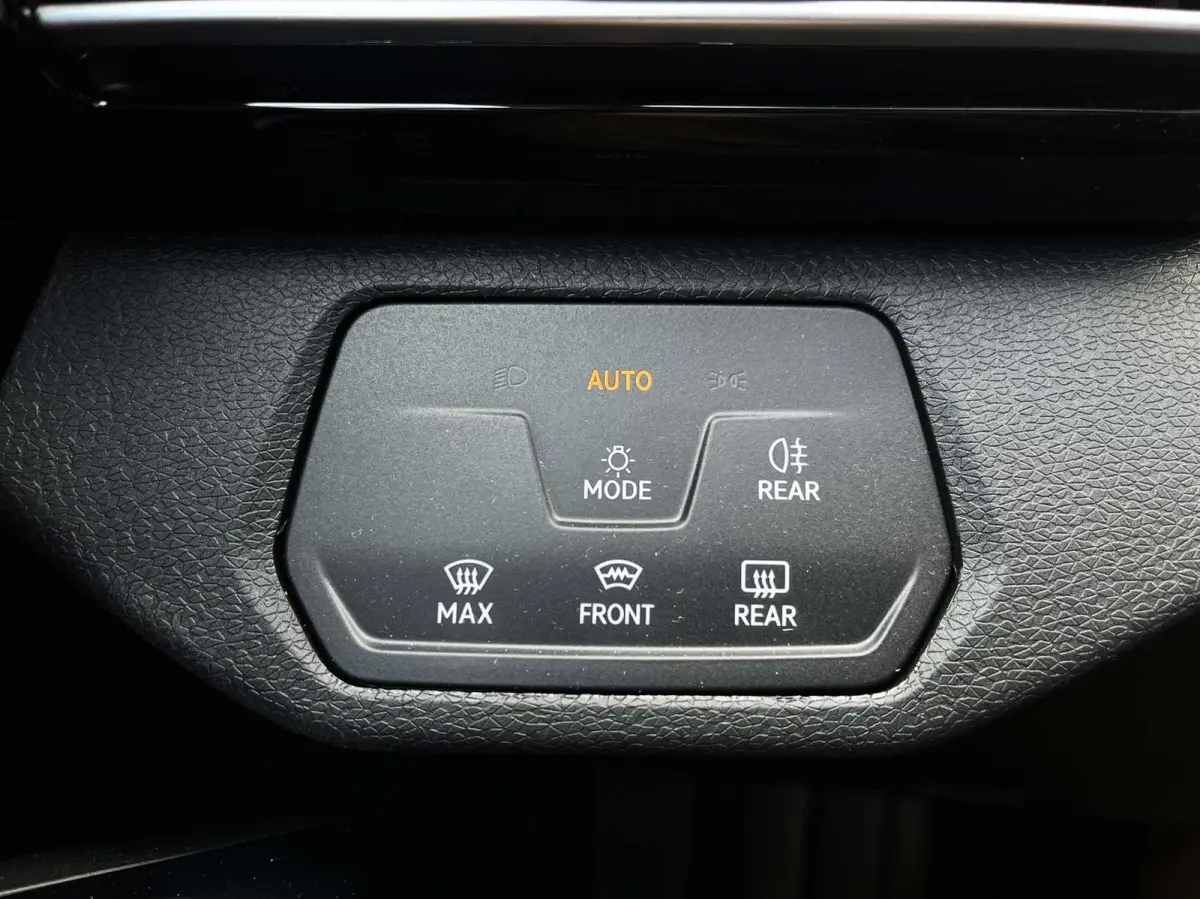 286pk Pro Limited Edition 77 kWh | App Connect | Navigatie | Stoelverwarming