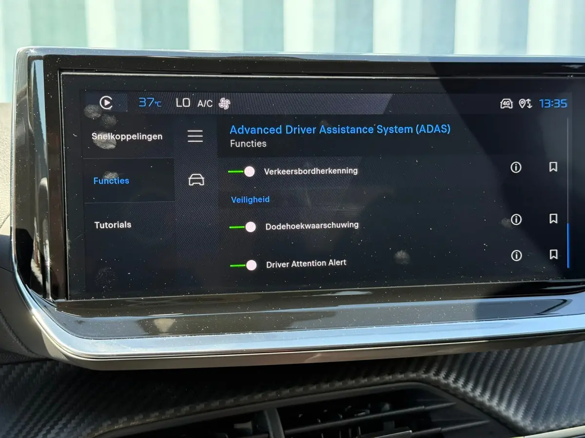 1.2 Hybrid 110 e-DCS6 GT 360 camera | Adeptieve cruise control met Stop&Go | Sfeerverlichting interieur | Keyless | Apple carplay & Android auto