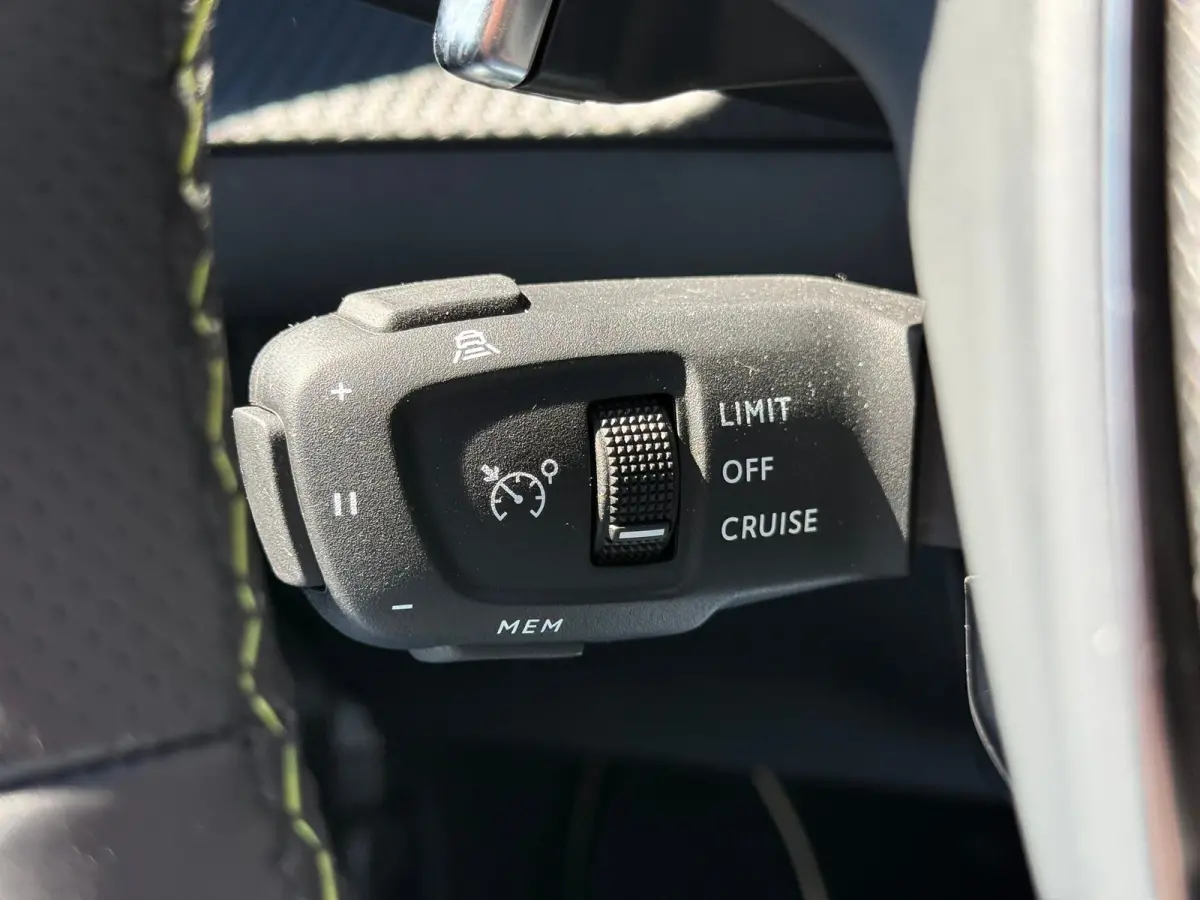1.2 Hybrid 110 e-DCS6 GT 360 camera | Adeptieve cruise control met Stop&Go | Sfeerverlichting interieur | Keyless | Apple carplay & Android auto