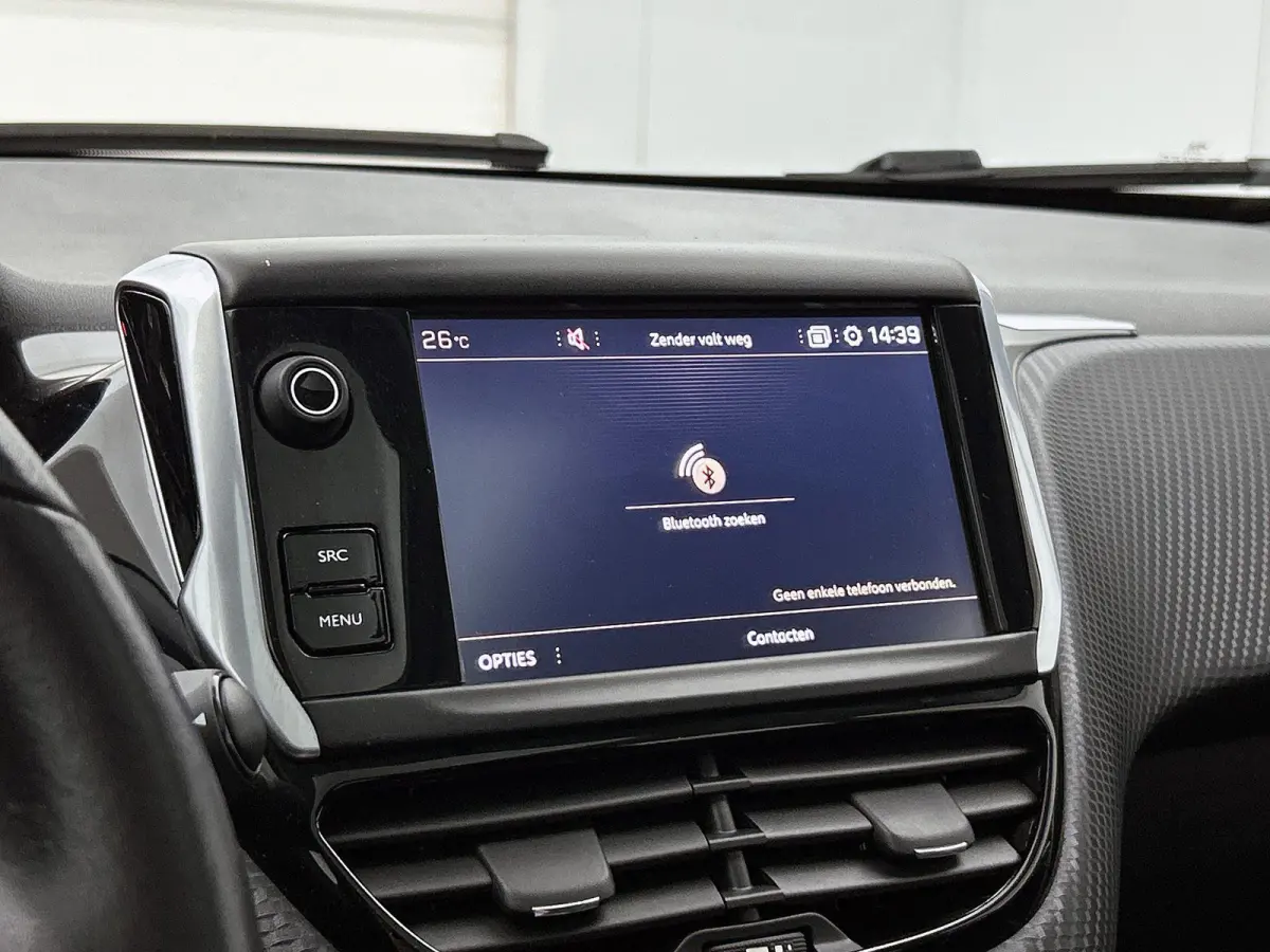 1.2 130pk Blue Lion | Trekhaak | Panoramadak | Navigatie | Parkeersensoren | Cruise control | Airco | Lichtmetalen velgen | DAB | Bluetooth |