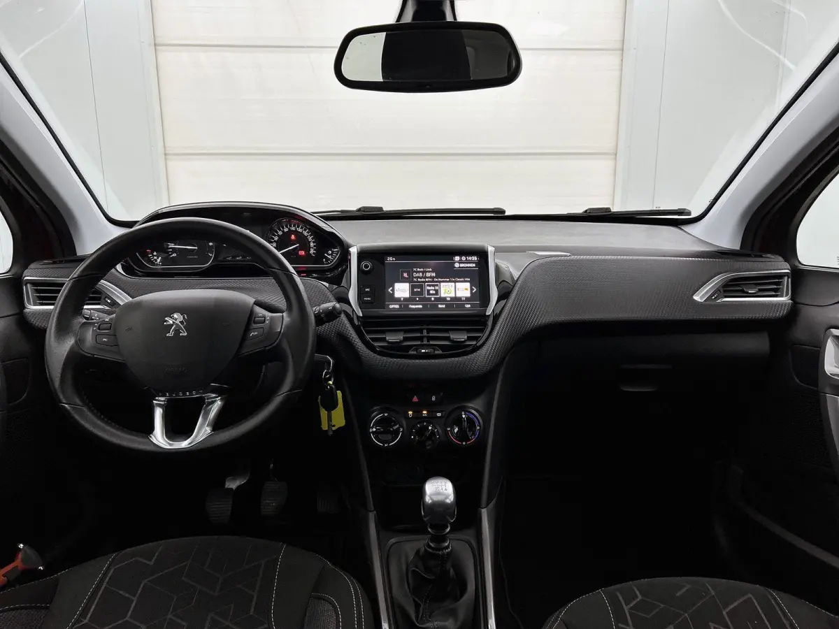 1.2 130pk Blue Lion | Trekhaak | Panoramadak | Navigatie | Parkeersensoren | Cruise control | Airco | Lichtmetalen velgen | DAB | Bluetooth |