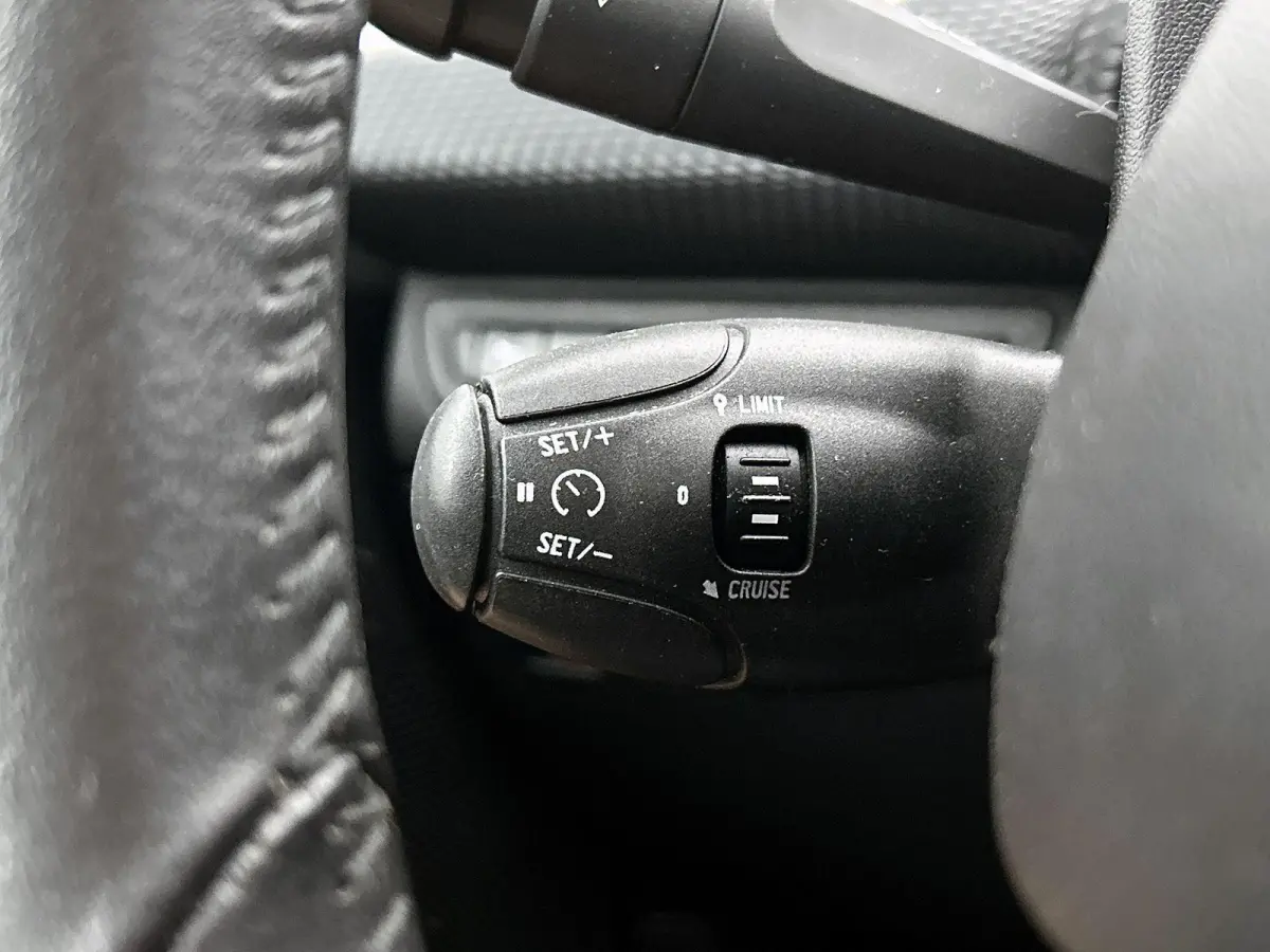 1.2 130pk Blue Lion | Trekhaak | Panoramadak | Navigatie | Parkeersensoren | Cruise control | Airco | Lichtmetalen velgen | DAB | Bluetooth |