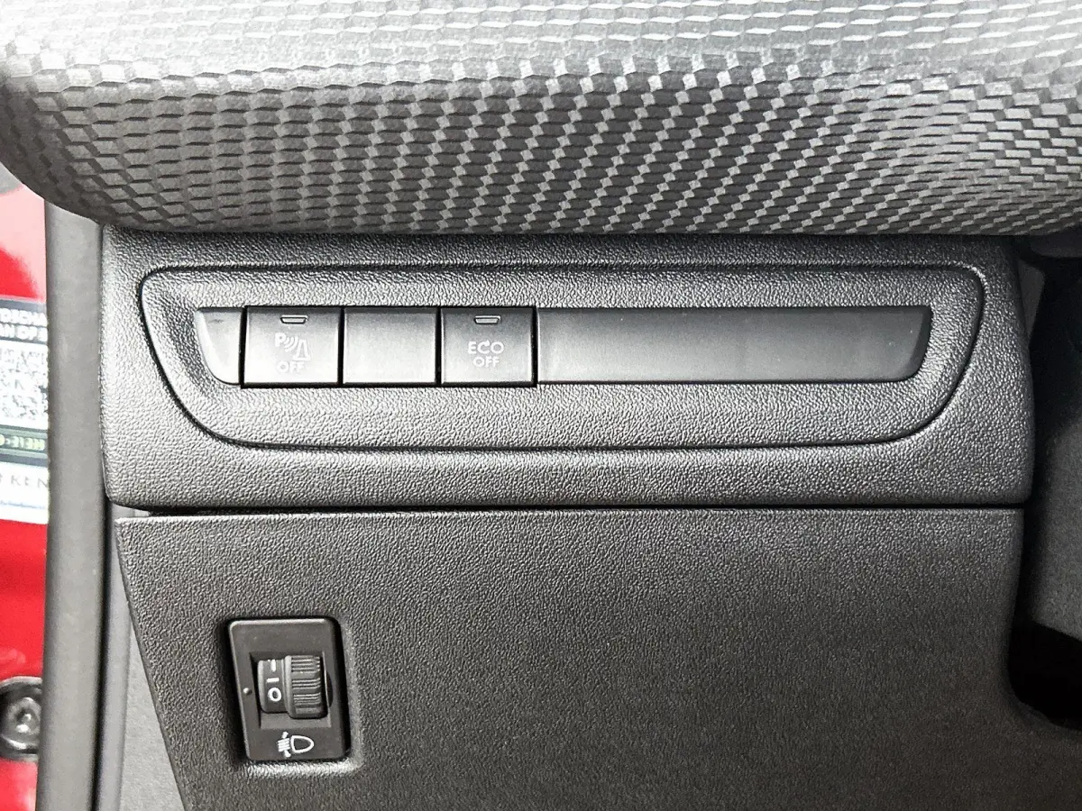 1.2 130pk Blue Lion | Trekhaak | Panoramadak | Navigatie | Parkeersensoren | Cruise control | Airco | Lichtmetalen velgen | DAB | Bluetooth |