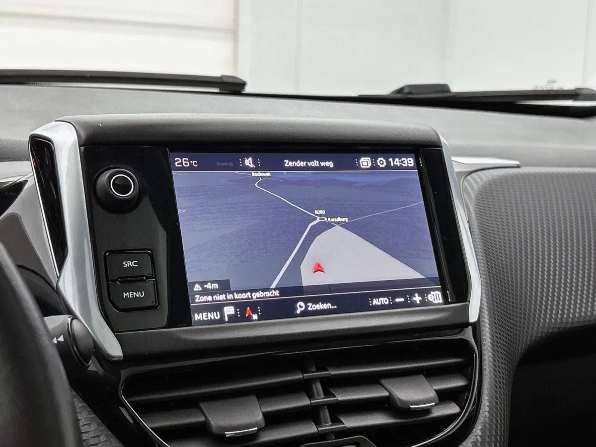 1.2 130pk Blue Lion | Trekhaak | Panoramadak | Navigatie | Parkeersensoren | Cruise control | Airco | Lichtmetalen velgen | DAB | Bluetooth |