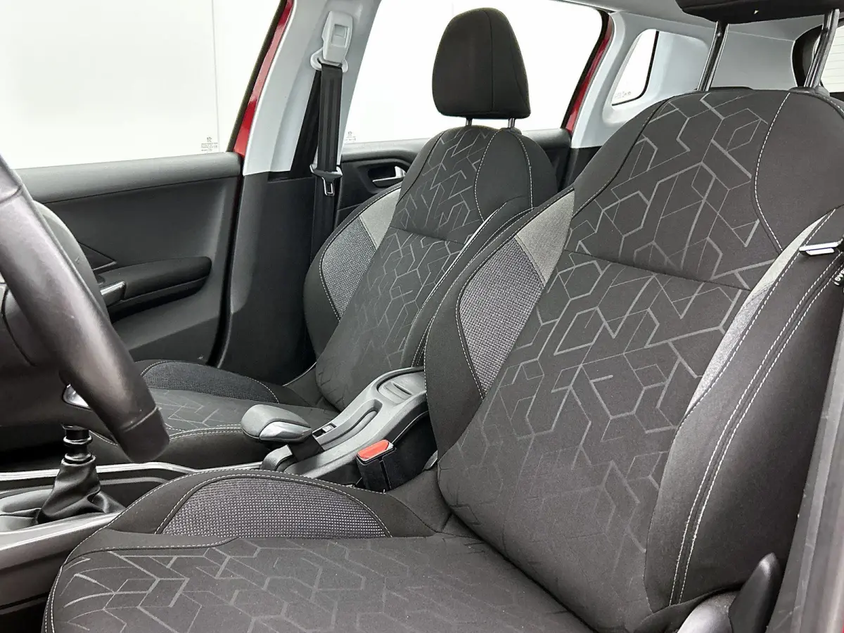 1.2 130pk Blue Lion | Trekhaak | Panoramadak | Navigatie | Parkeersensoren | Cruise control | Airco | Lichtmetalen velgen | DAB | Bluetooth |