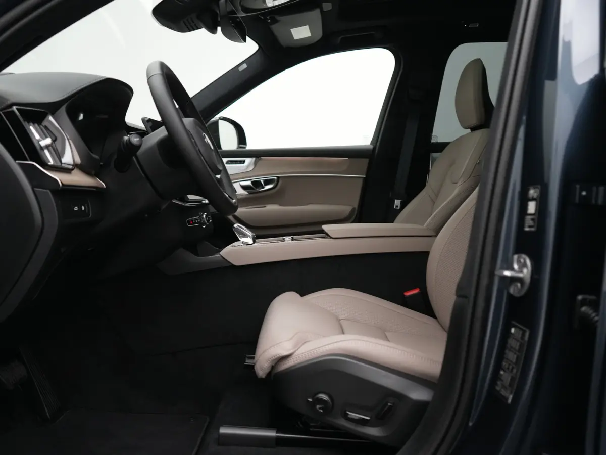 T8 Recharge AWD Ultra Dark Executive Edition | Luchtvering | Bowers & Wilkins | 360° Camera | Head-Up | Panoramadak | 22" | Stoelventilatie