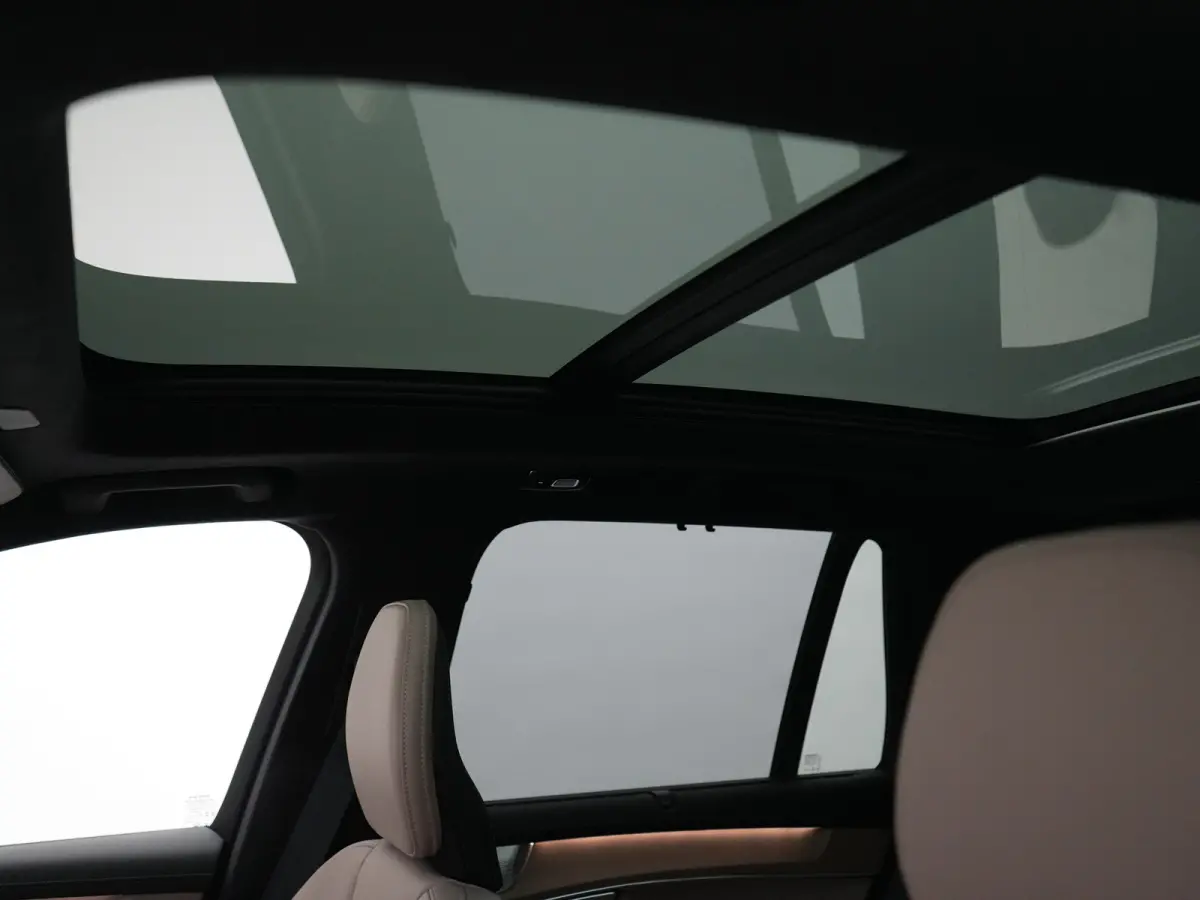 T8 Recharge AWD Ultra Dark Executive Edition | Luchtvering | Bowers & Wilkins | 360° Camera | Head-Up | Panoramadak | 22" | Stoelventilatie