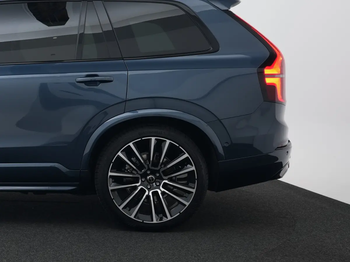T8 Recharge AWD Ultra Dark Executive Edition | Luchtvering | Bowers & Wilkins | 360° Camera | Head-Up | Panoramadak | 22" | Stoelventilatie