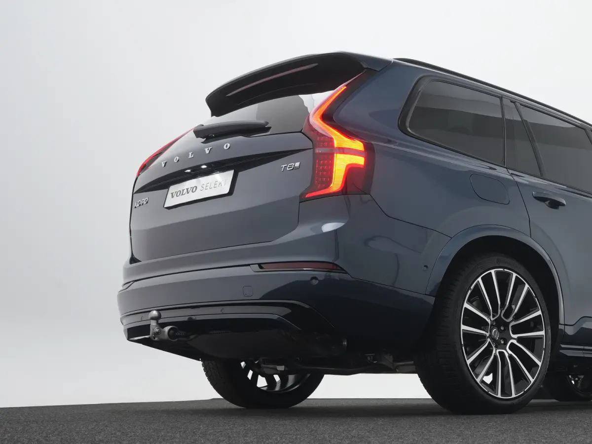 T8 Recharge AWD Ultra Dark Executive Edition | Luchtvering | Bowers & Wilkins | 360° Camera | Head-Up | Panoramadak | 22" | Stoelventilatie