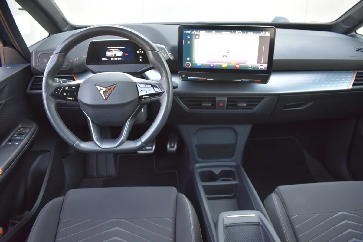 Business One 62 kWh SOH 91,6% | CAMERA | ACC | SFEERVERLICHTING | NAP | APPLE CARPLAY | ANDROID AUTO