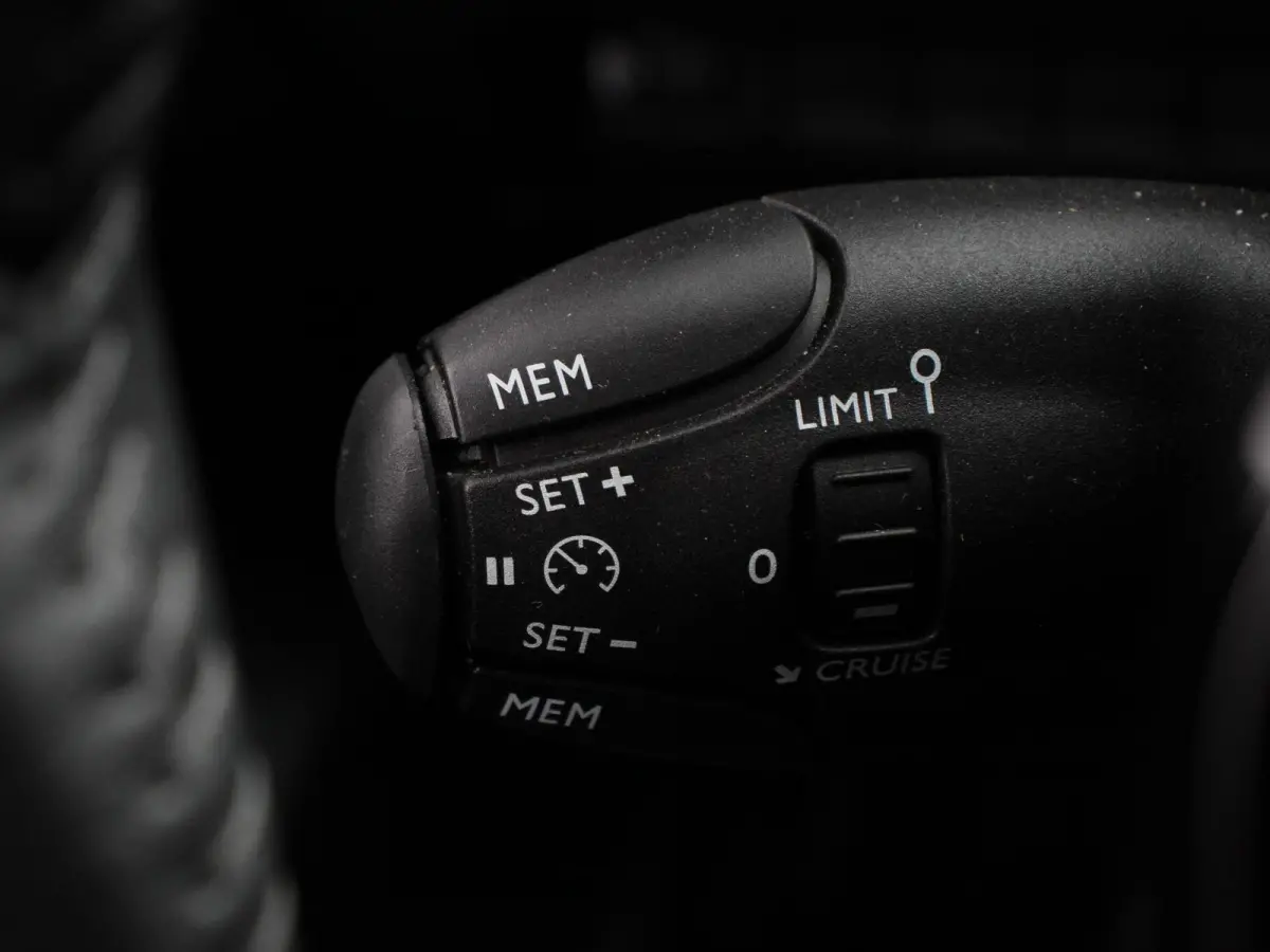 EV Allure Pack 54 kWh Navigatie Apple Carplay/Android Auto Climate Control Parkeer sensoren Lichtmetalen Velgen