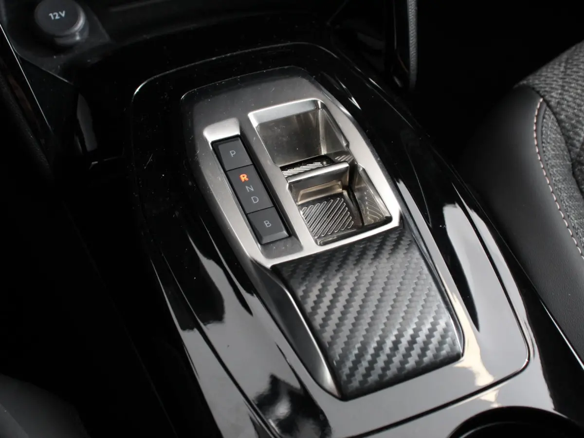 EV Allure Pack 54 kWh Navigatie Apple Carplay/Android Auto Climate Control Parkeer sensoren Lichtmetalen Velgen