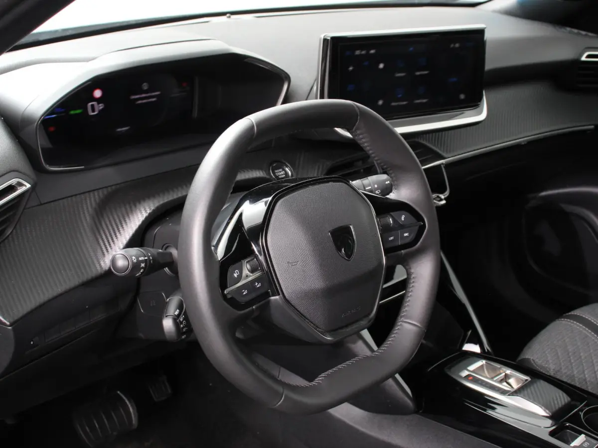 EV Allure Pack 54 kWh Navigatie Apple Carplay/Android Auto Climate Control Parkeer sensoren Lichtmetalen Velgen