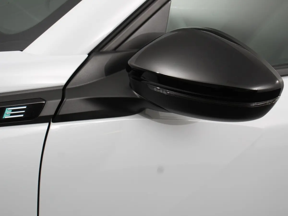 EV Allure Pack 54 kWh Navigatie Apple Carplay/Android Auto Climate Control Parkeer sensoren Lichtmetalen Velgen