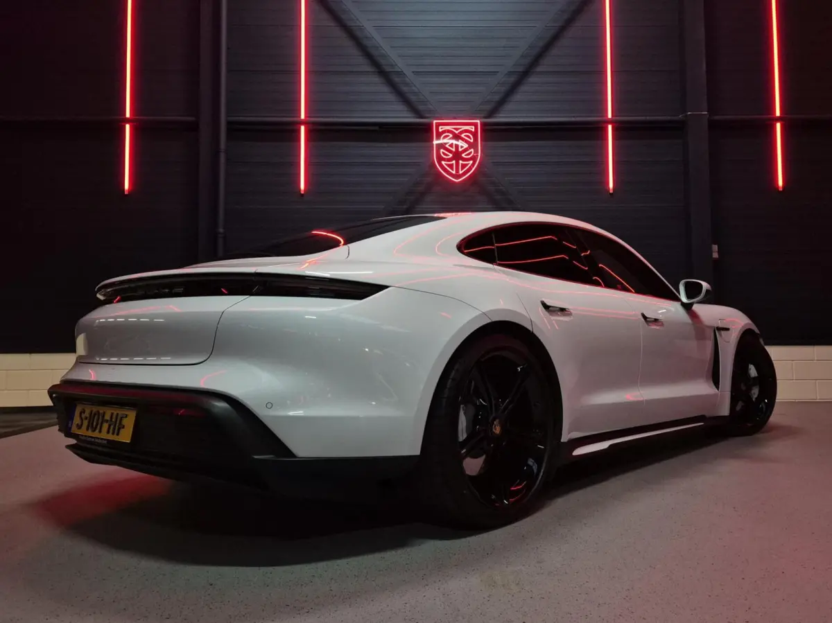 93kWh Performance Plus |PASM|FABRIEKSG.|5-ZITS|21"