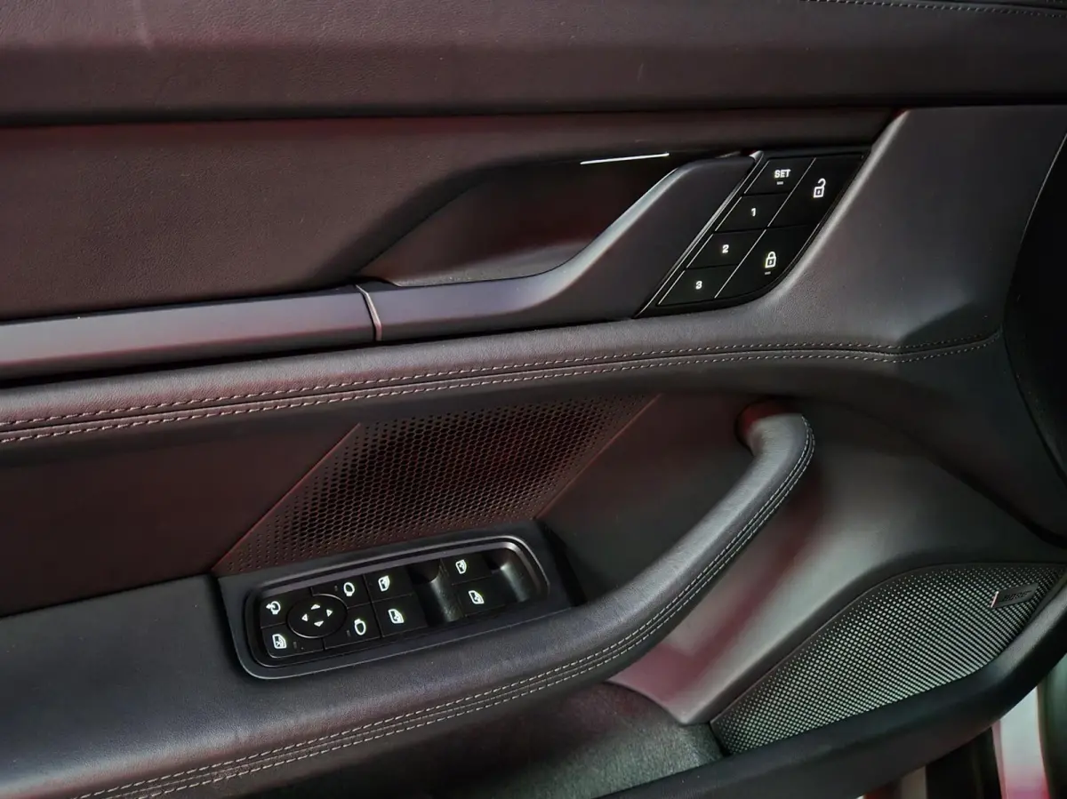 93kWh Performance Plus |PASM|FABRIEKSG.|5-ZITS|21"