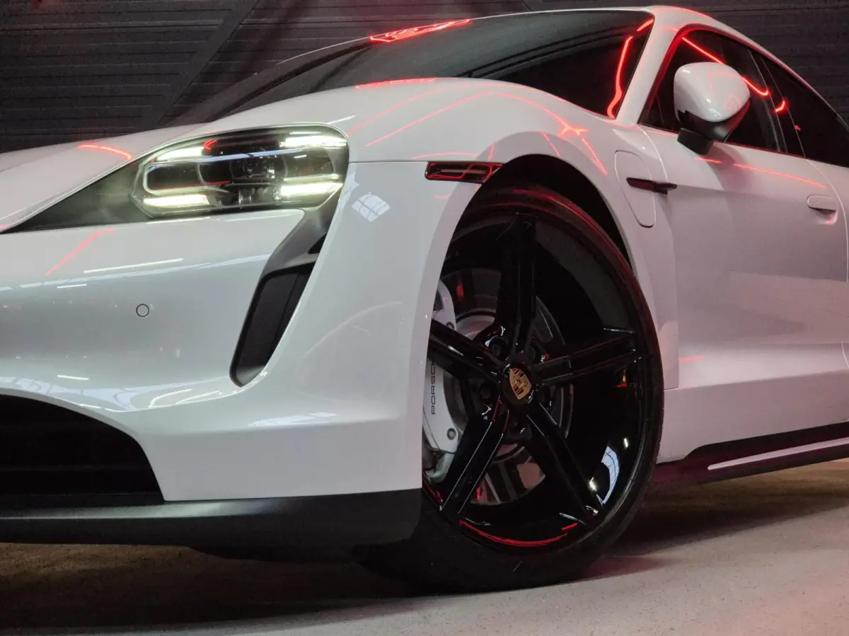 93kWh Performance Plus |PASM|FABRIEKSG.|5-ZITS|21"