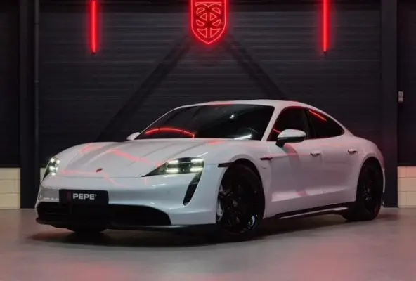 93kWh Performance Plus |PASM|FABRIEKSG.|5-ZITS|21"