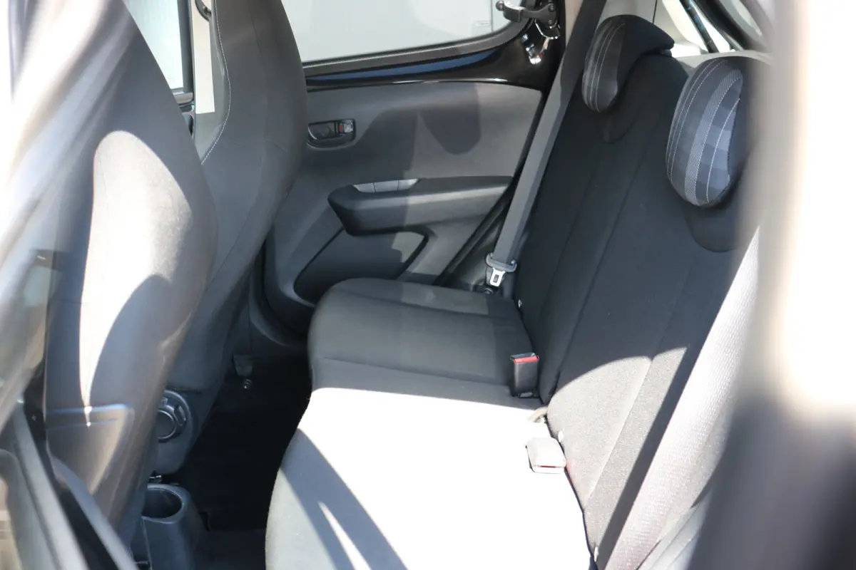 1.0 e-VTi Active | Airco | El. ramen | Centrale deurvergrendeling | Blue Tooth | Mistlampen voor |