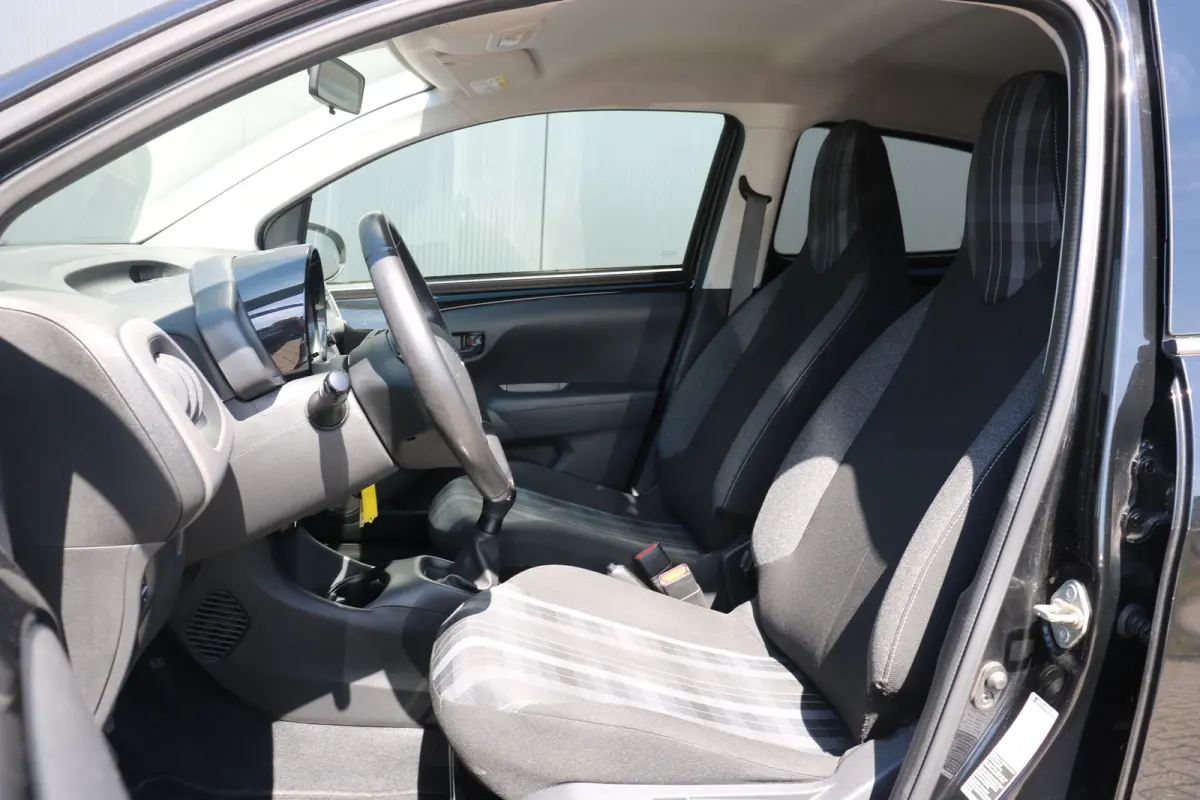 1.0 e-VTi Active | Airco | El. ramen | Centrale deurvergrendeling | Blue Tooth | Mistlampen voor |