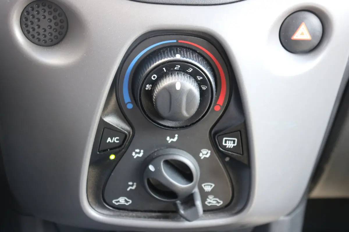 1.0 e-VTi Active | Airco | El. ramen | Centrale deurvergrendeling | Blue Tooth | Mistlampen voor |