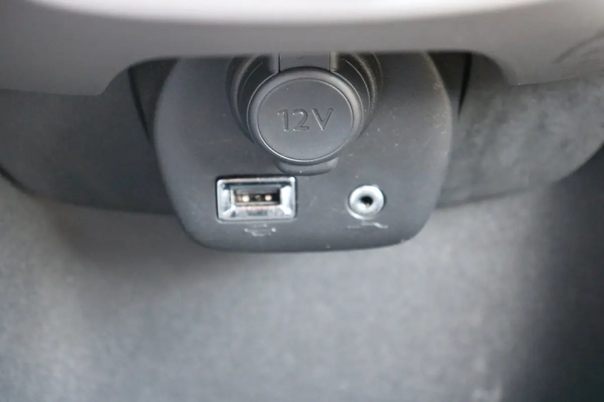 1.0 e-VTi Active | Airco | El. ramen | Centrale deurvergrendeling | Blue Tooth | Mistlampen voor |