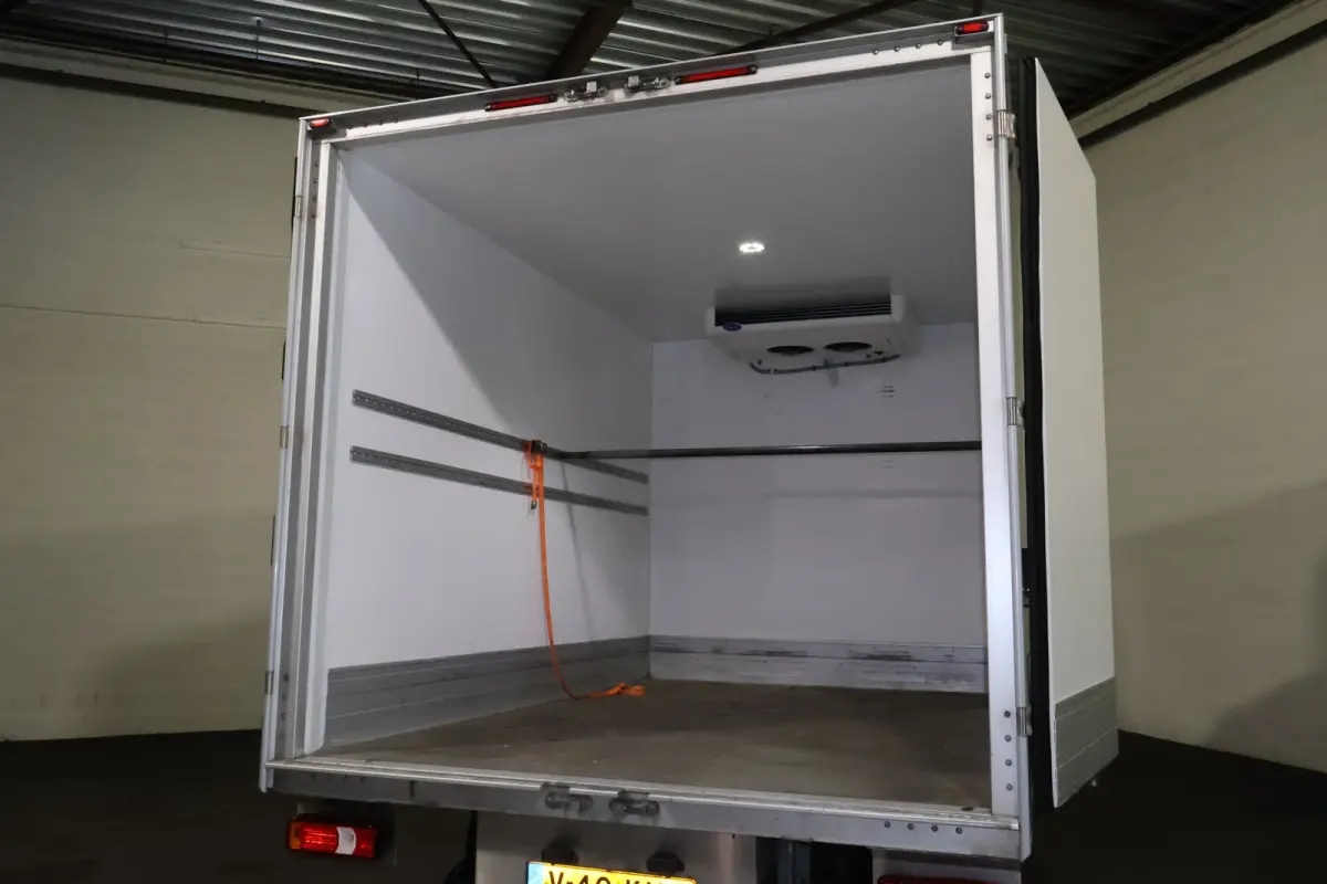 35C14 Automaat Koelwagen Bakwagen met Laadklep