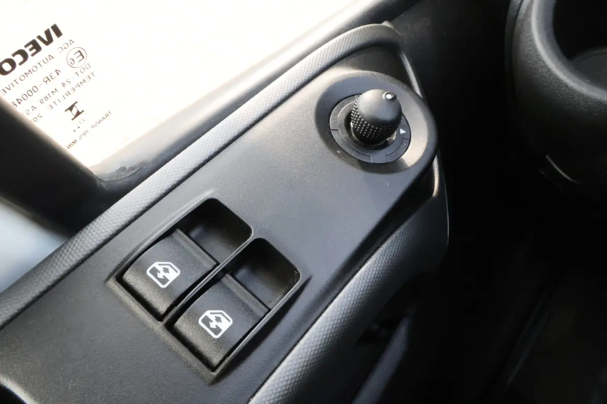 35C14 Automaat Koelwagen Bakwagen met Laadklep