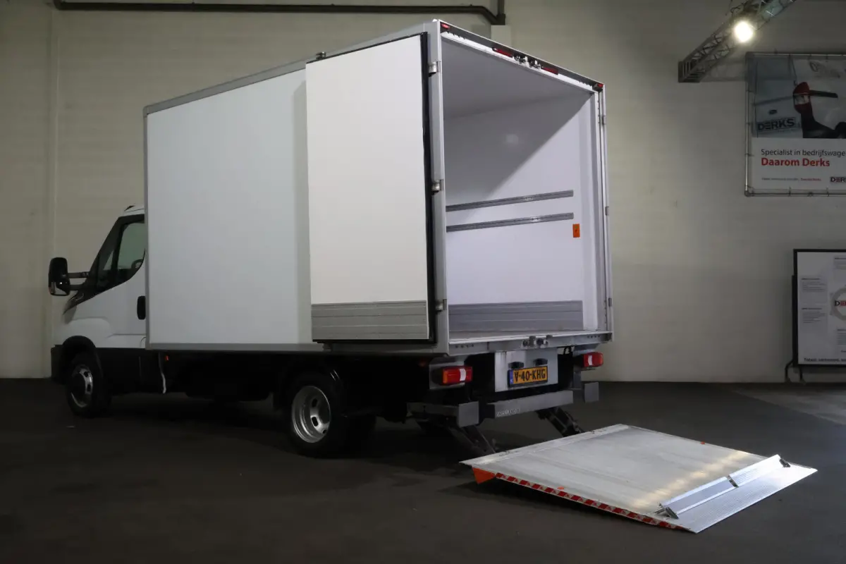 35C14 Automaat Koelwagen Bakwagen met Laadklep