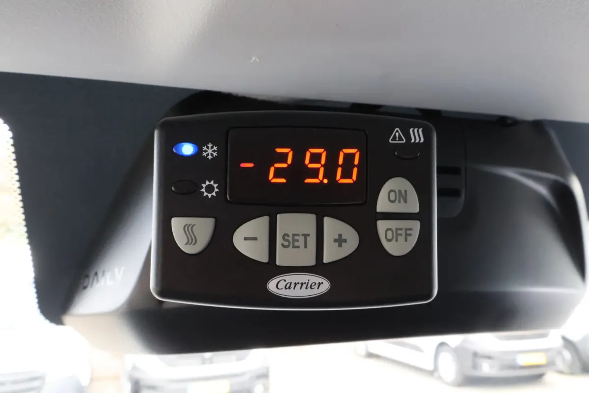 35C14 Automaat Koelwagen Bakwagen met Laadklep