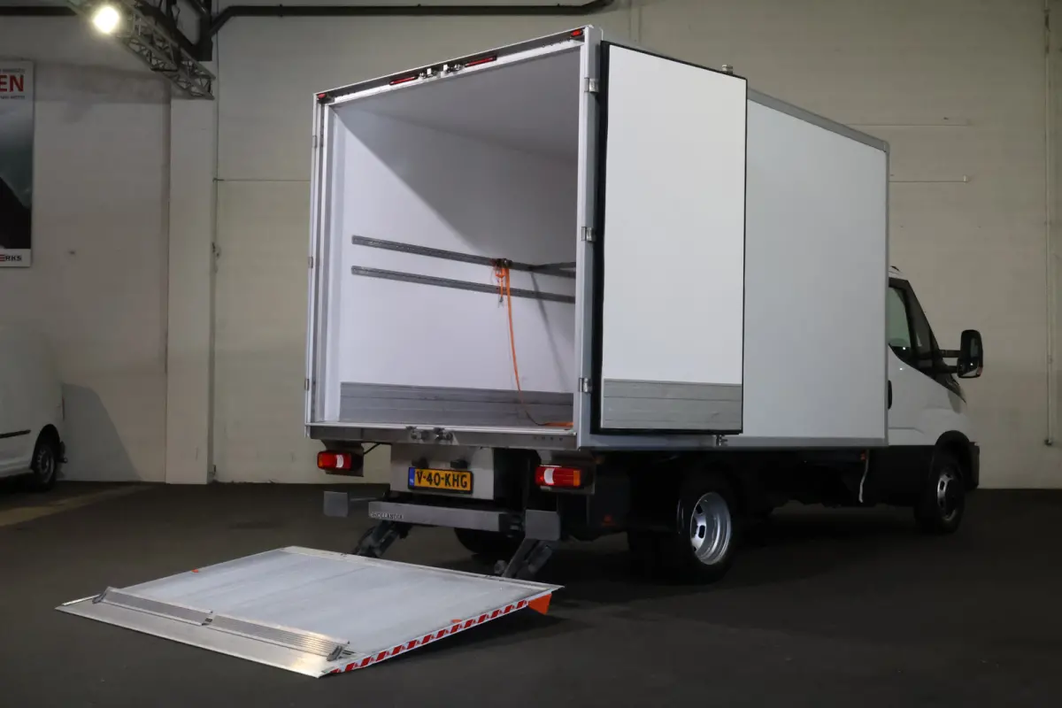 35C14 Automaat Koelwagen Bakwagen met Laadklep