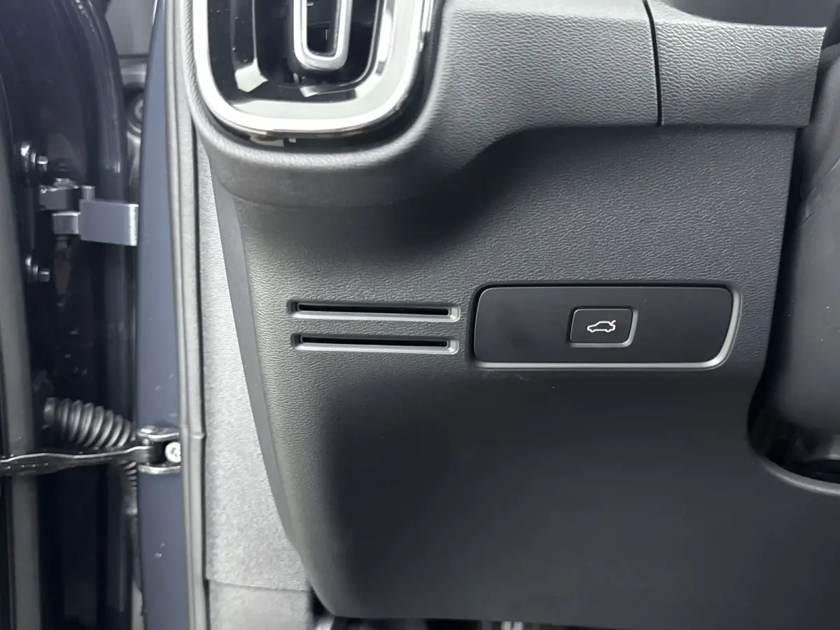 Single Motor Ext. Range Ultra Black Edition. Europa 82 kWh | Achterbank verwarmd | Apple Carplay/Android Auto|telefoonintegratie premium | Comfortstoel(en)