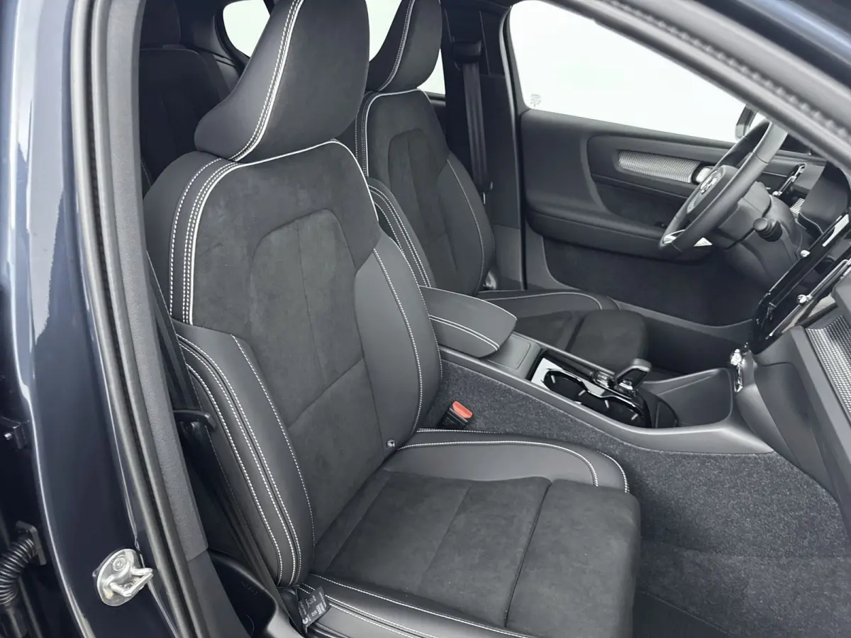Single Motor Ext. Range Ultra Black Edition. Europa 82 kWh | Achterbank verwarmd | Apple Carplay/Android Auto|telefoonintegratie premium | Comfortstoel(en)