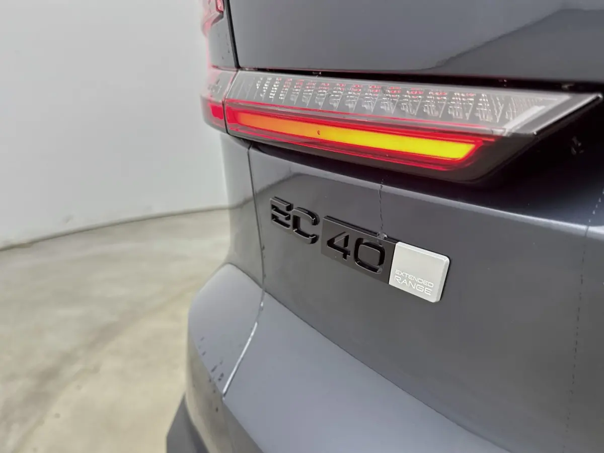 Single Motor Ext. Range Ultra Black Edition. Europa 82 kWh | Achterbank verwarmd | Apple Carplay/Android Auto|telefoonintegratie premium | Comfortstoel(en)