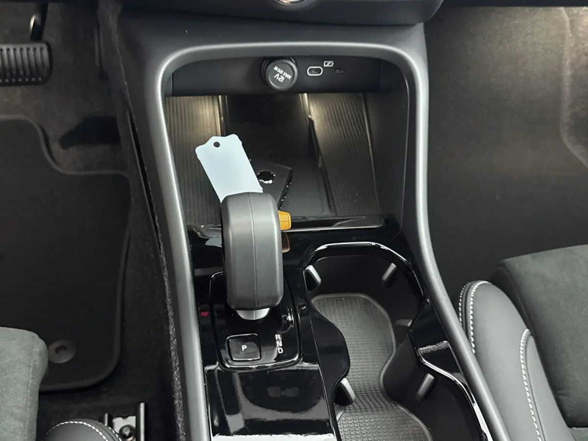 Single Motor Ext. Range Ultra Black Edition. Europa 82 kWh | Achterbank verwarmd | Apple Carplay/Android Auto|telefoonintegratie premium | Comfortstoel(en)