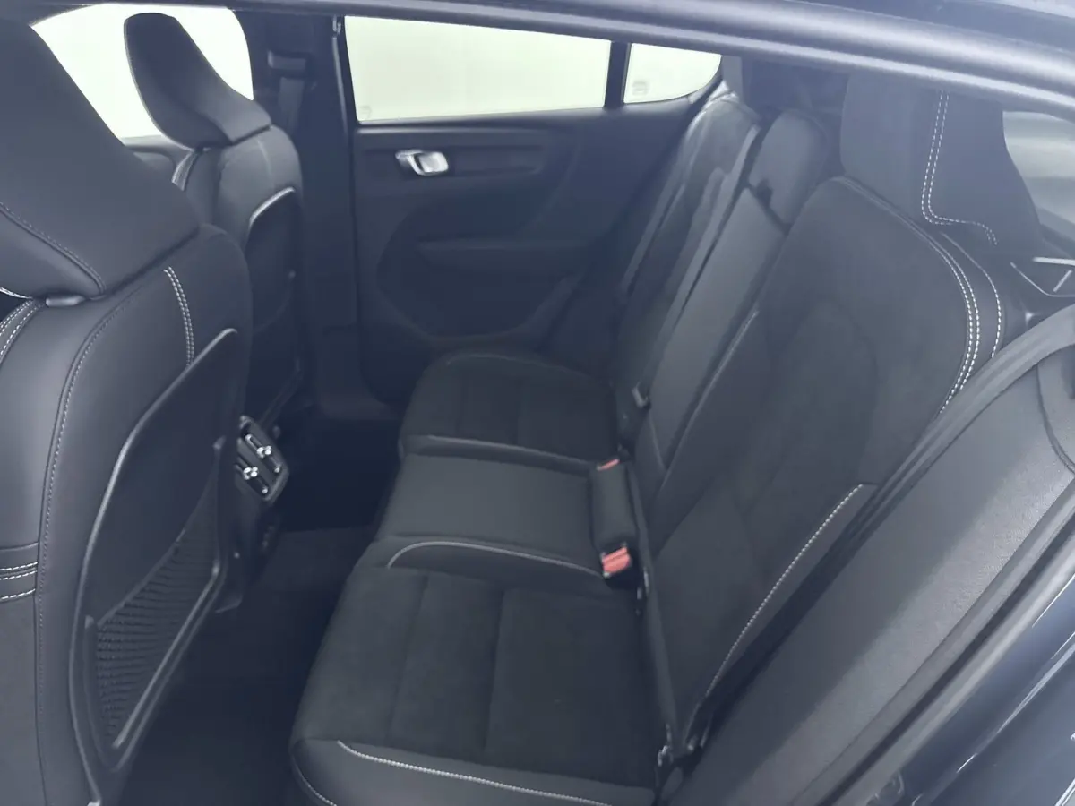 Single Motor Ext. Range Ultra Black Edition. Europa 82 kWh | Achterbank verwarmd | Apple Carplay/Android Auto|telefoonintegratie premium | Comfortstoel(en)