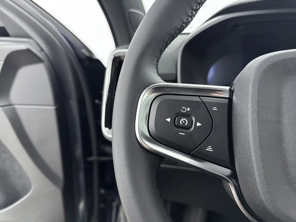 Single Motor Ext. Range Ultra Black Edition. Europa 82 kWh | Achterbank verwarmd | Apple Carplay/Android Auto|telefoonintegratie premium | Comfortstoel(en)