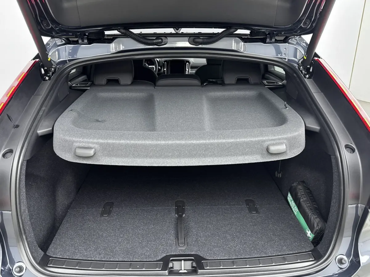 Single Motor Ext. Range Ultra Black Edition. Europa 82 kWh | Achterbank verwarmd | Apple Carplay/Android Auto|telefoonintegratie premium | Comfortstoel(en)