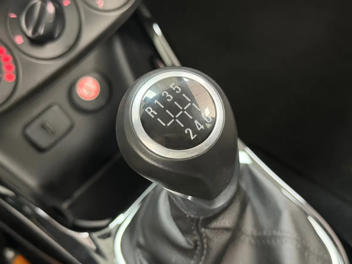 1.0 Turbo Unlimited - Saturday White Fever/Black - Led/Carplay - Lekker Sportief