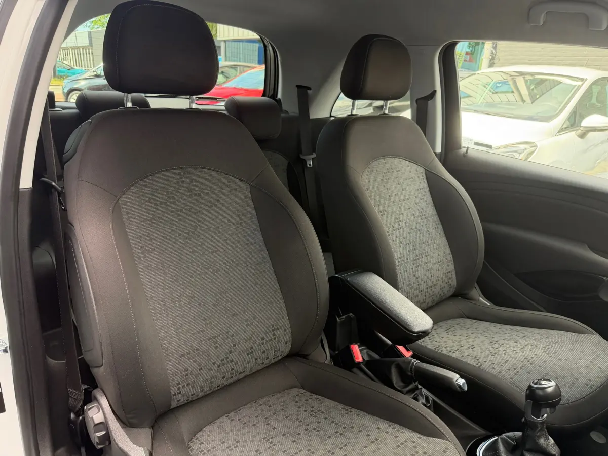 1.0 Turbo Unlimited - Saturday White Fever/Black - Led/Carplay - Lekker Sportief