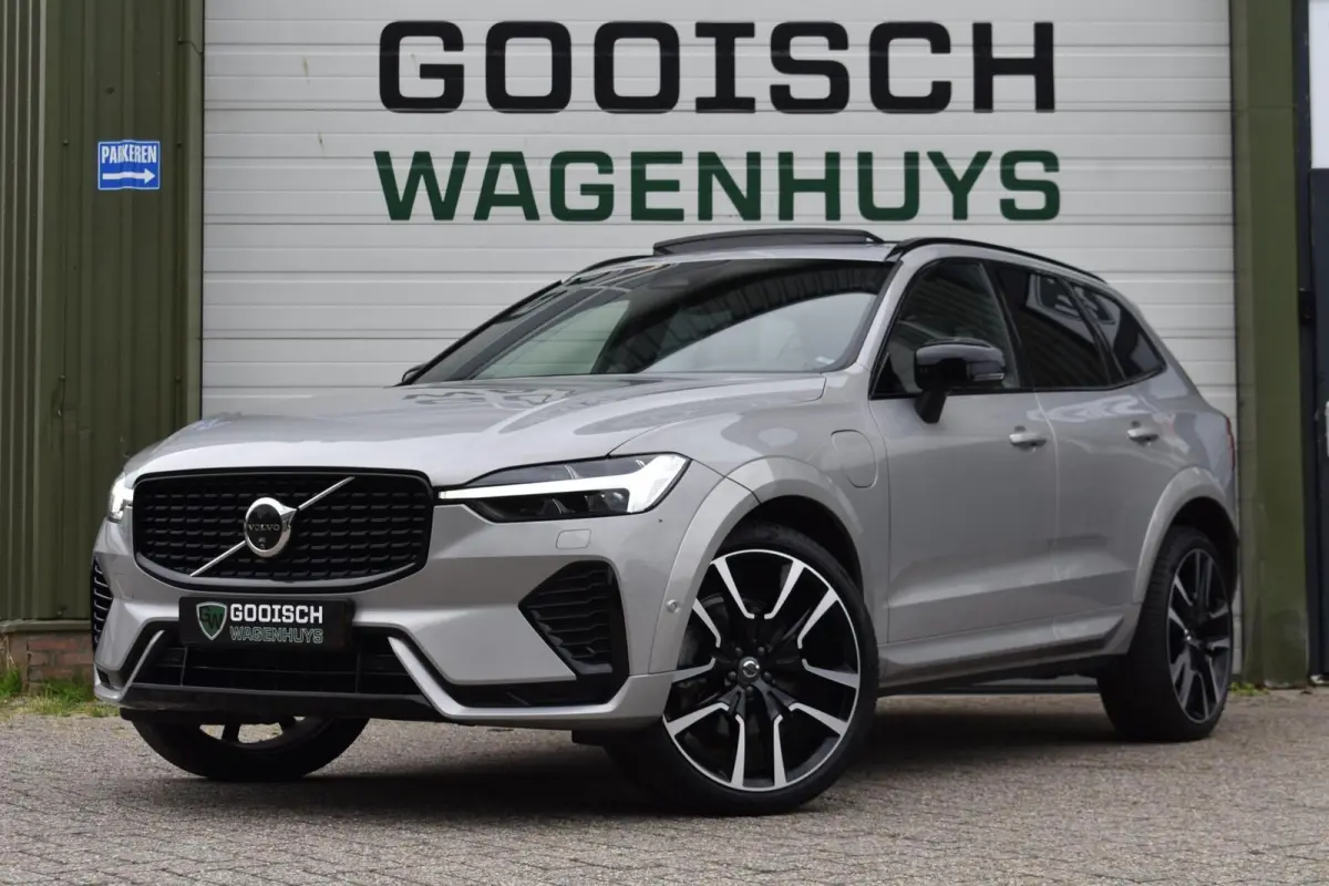 2.0 T6 Plug-in hybrid AWD Ultimate Dark | Luchtvering | Bowers & Wilkens | 360 Camera | Trekhaak |