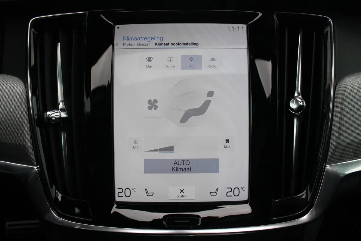 2.0 T4 210PK R-DESIGN POLESTAR ENGINEERD | LUXURY LINE - PANORAMISCH SCHUIF/KANTEL DAK/HEAD-UP DISPLAY/PARK ASSIST CAMERA ACHTER/MET LEER BEKLEED DASHBOARD | PREMIUM AUDIO BY HARMAN KARDON P