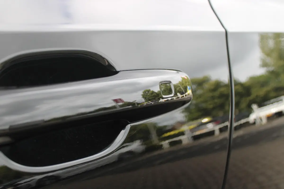 2.0 T4 210PK R-DESIGN POLESTAR ENGINEERD | LUXURY LINE - PANORAMISCH SCHUIF/KANTEL DAK/HEAD-UP DISPLAY/PARK ASSIST CAMERA ACHTER/MET LEER BEKLEED DASHBOARD | PREMIUM AUDIO BY HARMAN KARDON P