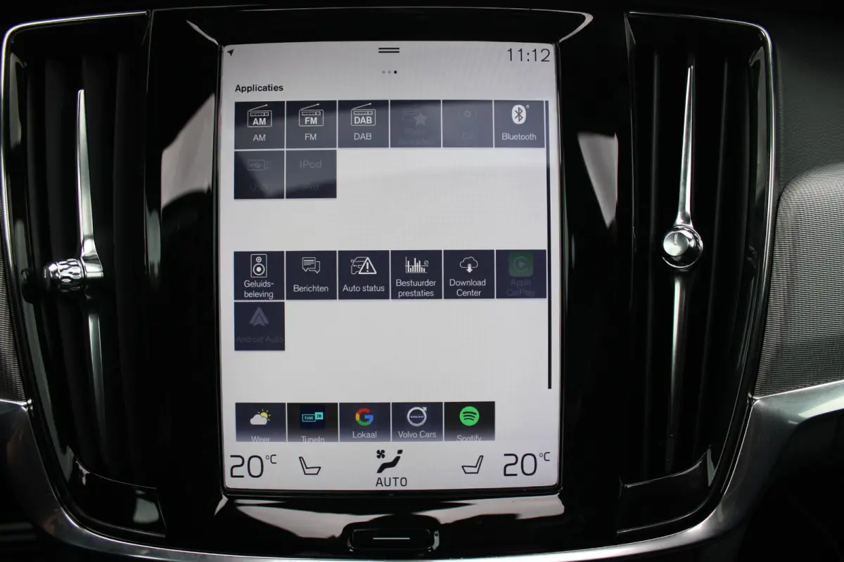 2.0 T4 210PK R-DESIGN POLESTAR ENGINEERD | LUXURY LINE - PANORAMISCH SCHUIF/KANTEL DAK/HEAD-UP DISPLAY/PARK ASSIST CAMERA ACHTER/MET LEER BEKLEED DASHBOARD | PREMIUM AUDIO BY HARMAN KARDON P