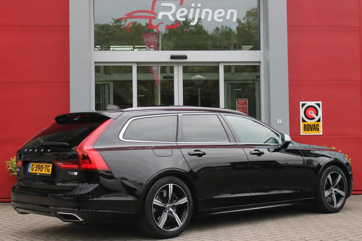 2.0 T4 210PK R-DESIGN POLESTAR ENGINEERD | LUXURY LINE - PANORAMISCH SCHUIF/KANTEL DAK/HEAD-UP DISPLAY/PARK ASSIST CAMERA ACHTER/MET LEER BEKLEED DASHBOARD | PREMIUM AUDIO BY HARMAN KARDON P