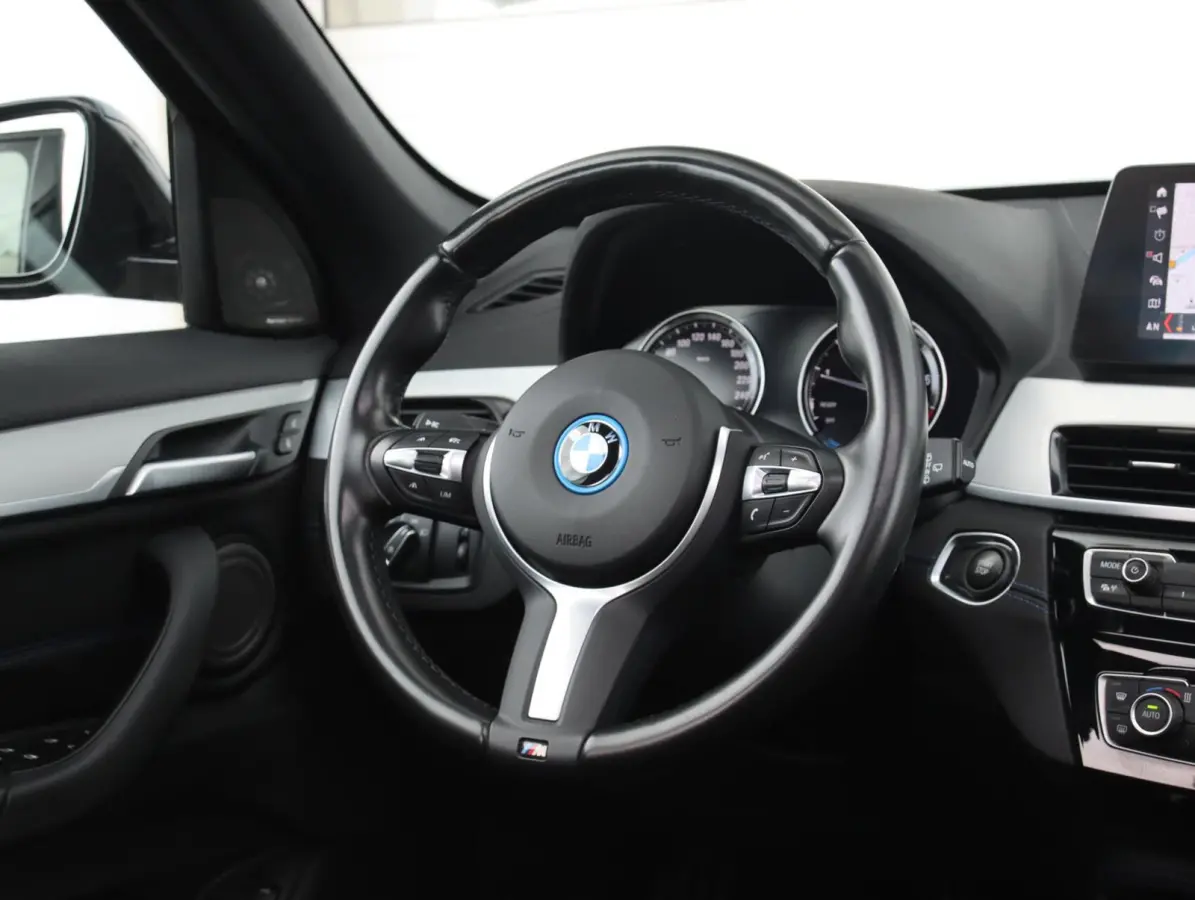 xDrive25e High Executive M-sport | SOH 88% | Panoramadak